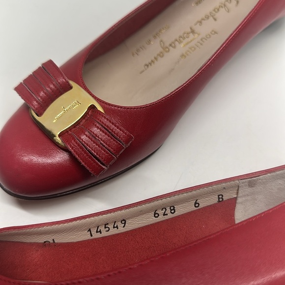 Salvatore Ferragamo Vara Heels Ballet Bow Kitten Low Heeled Shoes Leather Red 6 - Picture 9 of 11